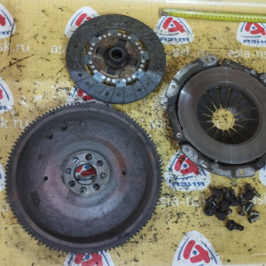 Маховик Toyota 4S-FE/3S-FE Corona Exiv ST190/SV40/ST202 m/t m/t 8 болтов. + корзина ПРОБЕГ 52 т.км.( диаметр диска 225 мм. ) 13405-74120