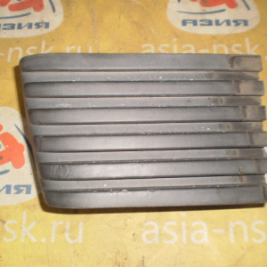 Заглушка в бампер Nissan Sunny B15 '2002-2004 R 62256-8N000