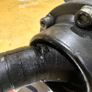 Кардан TOYOTA ACM26/AZR65/ZRR75 Ipsum/ Noah/Voxy 1AZFSE/2AZFE/3ZRFAE/3ZRFE ДЕФЕКТ ПЫЛЬНИКА PM04 37100-44030