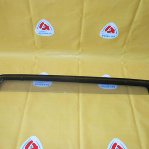 Ветровик TOYOTA Wish ZNE10 зад, лев