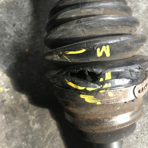 Привод Mazda CP8W Premacy перед, лев ABS 26/26 (дефект пыльника)