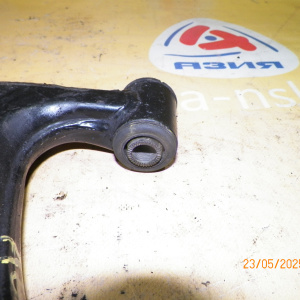Рычаг TOYOTA ZCA25/ACA21/ACA22/ACA23/ACA26/ACA28/CLA20/CLA21/ZCA26 Rav4 перед, прав