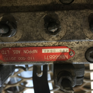 Блок ABS MITSUBISHI N21W RVR MB668871