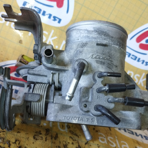 Заслонка дроссельная Toyota 3RZ Granvia RCH11 22270-75030 / 22210-75180 ТРАМБЛЕРНАЯ ( 22270-75030 датчик х/х )