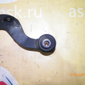 Рычаг Toyota/Lexus ACA30/ACA36/ALA40/ASA38/AVA44/GSA33/ZSA35/AVU65/ZSU60/ZSU65/AGZ10/AYZ15/ZGZ10/ZGZ15 зад, прав поперечный верх 4WD