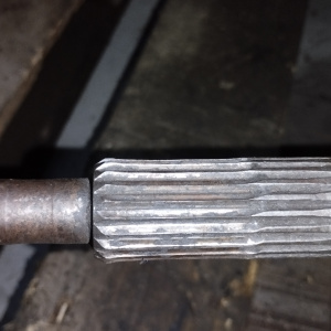 МКПП Isuzu 4HG1/4HF1 6 ст. чугун, без колокола ДЕФЕКТ ПЕРВИЧНОГО ВАЛА НА ЗАПЧАСТИ без возврата