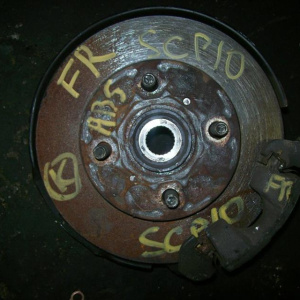 Ступица Toyota SCP10/SCP11/SCP13/NCP10/NCP12/NCP15/NCP16 Vitz/Platz перед, прав 2WD ABS.В сборе.Диаметр диска- 235 мм.Толщина 18 мм. 43211-52010. 43512-52010