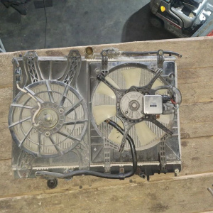 Радиатор охлаждения MITSUBISHI H76W Pajero IO 4G93 a/t