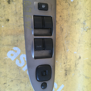 Пульт стеклоподъемника Mazda Familia BJ5W '2000-2003 перед, прав B27A 66350