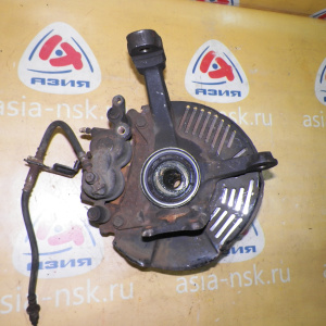 Ступица Toyota CR30/CR36/CR37/YR30/YR36 Town Ace перед, лев 4WD В сборе. Без лока. 43202-28010.43512-28040