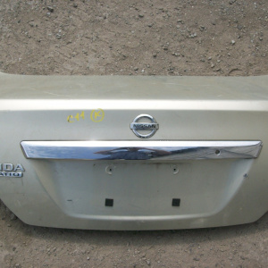 Крышка багажника NISSAN Tiida Latio C11