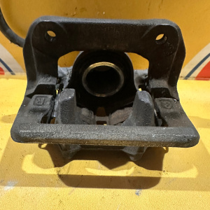 Суппорт Honda RF1/RF2 Stepwgn зад, прав 43018-SX0-000