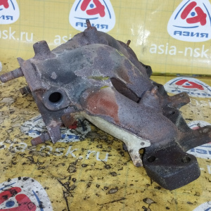 Коллектор выпускной Suzuki G16A Escudo/Vitara TA01W 3 шп. ДЕФЕКТ. ТРЕЩИНА  чугун 2 отверстия ( отверстие под датчик сзади )