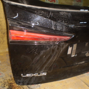 Дверь задняя Lexus NX300h AYZ15 '2017-2021 (спойлер) камера (в сборе) Дефект R накладки (вст.78-40/78-45 ) 67005-78050