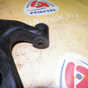 Рычаг Toyota ACA30/ACA33/ACA36/ACA38/ALA30/GSA33/GSA38/AVU65/ZSU60/ZSU65/AGZ10/AYZ15/ZGZ10 RAV4/Vanguard/Harrier перед, прав