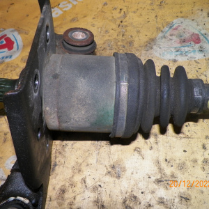 Привод Isuzu UES25W Wizard 6VD1 перед, прав пробег 65 т.км.