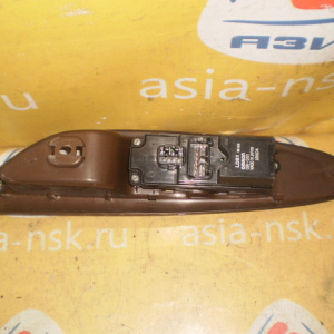 Пульт стеклоподъемника Mazda MPV LWEW перед, прав L081-66350