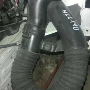 Воздухозаборник Toyota Corolla NZE140