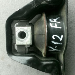 Подушка двигателя Nissan MR18 Y12 перед, прав 11210-ED800