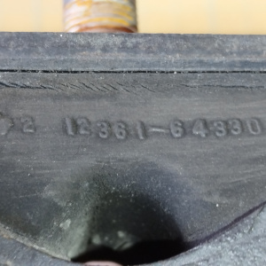 Подушка двигателя Toyota 2C/3C Lite Ace Noah/Town Ace Noah CR40/CR50 прав=лев 12361-64320/-64330