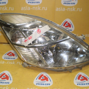 Фара TOYOTA прав Isis ZNM10 хром