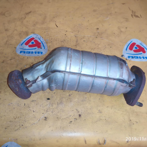 Глушитель TOYOTA Harrier MCU15 катализатор 18450-20090