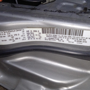 Дверь боковая Jeep Grand Cherokee WJ/WG '1998-2005 перед, лев в сборе Laredo (ржавчина снизу)