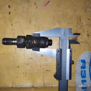 Форсунка Nissan TD23/TD25/TD27/QD32 Caravan/Terrano E24/D21 диаметр 20 мм. ( ключ на 22 мм. ) ( механическая ) 1660063G20 / 1660063G21