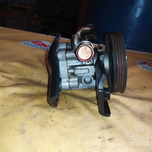 Гидроусилитель Nissan SR20 Avenir W11/M12/N30 шкив на гайке 49110-WA200/-5V000