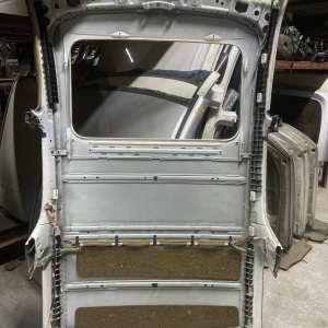 Крыша TOYOTA Harrier MCU15 (под люк,но без него) Голая