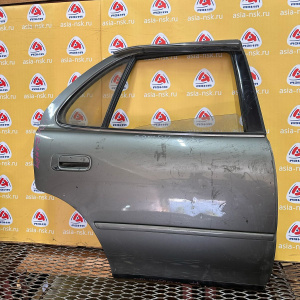 Дверь боковая TOYOTA Camry /Vista SV30 зад, прав Sedan дефект (цена за голое железо)