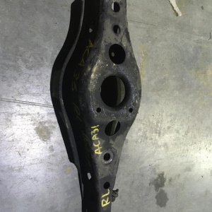 Рычаг Toyota ACA33, ACA31, ACA32, ACA36, ASA33, ASA38, ASA42, ASA44, AVA44, GSA33, QEA38, ZSA44 RAV4/Vanguard зад, лев н 4WD под пружину