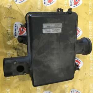 Корпус воздушного фильтра TOYOTA UZJ100 2UZ-FE Land Cruiser