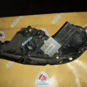 Фара Mazda прав Atenza GG '2004 хром (ксенон)