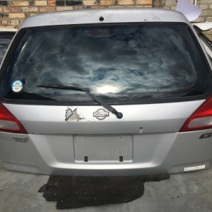 Дверь задняя NISSAN Wingroad Y11 '1999 деф.