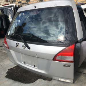 Дверь задняя NISSAN Wingroad Y11 '1999 деф.