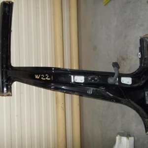 Стойка кузова Mercedes W221 '2006 R (JP) средняя