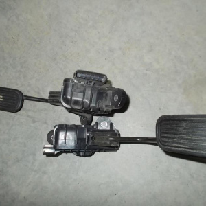 Педаль газа TOYOTA GSU30 Harrier Эл.