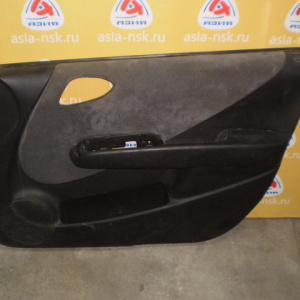 Обшивка двери Honda Fit GD1 перед, прав