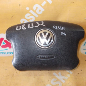 Подушка безопасности Volkswagen Golf 4 1J1/B5/3B2 '1996-2005 вод. 4 спицы ( НЕ мульти руль)  (с зарядом)