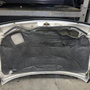 Капот Mazda MPV LVEW/LVLR '1995-1999 без клюва ф.001-6848 дефект