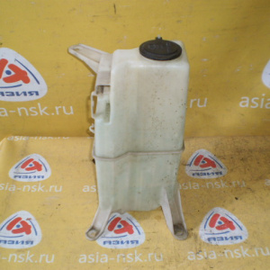 Бачок омывателя Toyota USK56 (XK50) Tundra '2006-2013 Под 1 насос,с датчиком (в сборе) AW060851-235