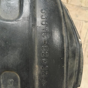 Подкрылок TOYOTA Vitz/Platz NCP10 перед, прав RS