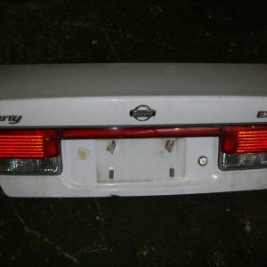 Крышка багажника NISSAN Sunny B15 '-2000 вст.4845(деф)