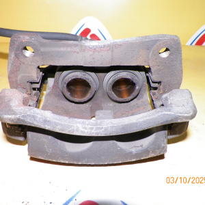 Суппорт Toyota ST202/ST205/ST206/ST215 Caldina 3S-GE перед, лев (40T28 )2 поршня 47730-21010