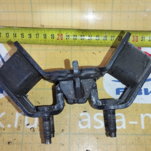 Подушка двигателя Toyota 1G-FE Mark II GX90/GX100 2WD акпп ( 5J ) 12371-70050