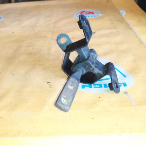 Подушка глушителя Toyota 3S-FE/4S-FE Carina ED/Corona Exiv ST200/ST201/ST202/ST203/ST204/ST206/ST207/ST208 (подушка глушителя) F 17573-74150