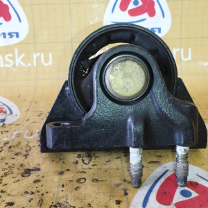 Подушка двигателя Toyota 3C-E Corolla CE113 перед, прав 12362-64220