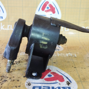 Подушка двигателя Toyota 3C-E Corolla CE113 перед, прав 12362-64220