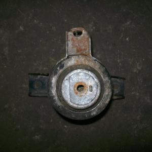 Подушка двигателя Mazda AJ Tribute EPFW перед, прав